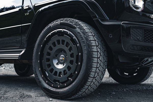 9x20 ET28 Twin-Monotube-Projekt-AT20G Alufelge in schwarz für Mercedes G-Klasse W463